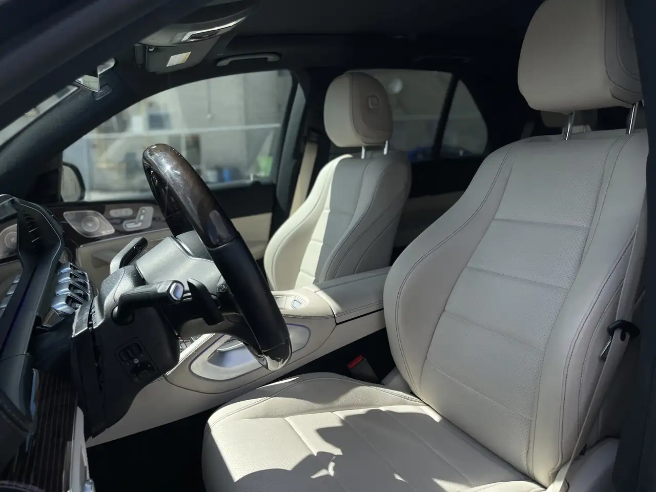 Mercedes-Benz GLE снимка Mercedes-Benz GLE