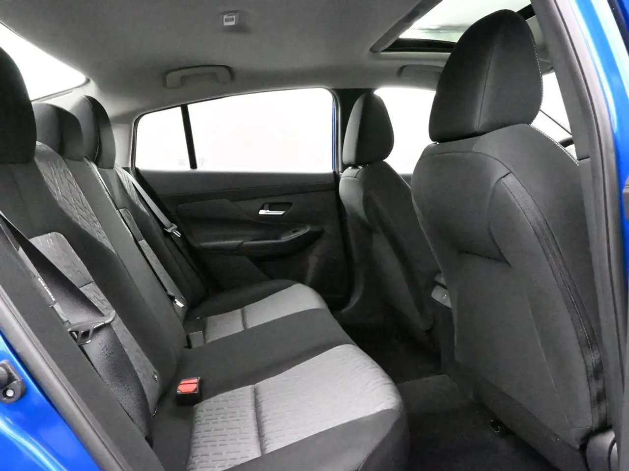 Nissan Sentra снимка Nissan Sentra