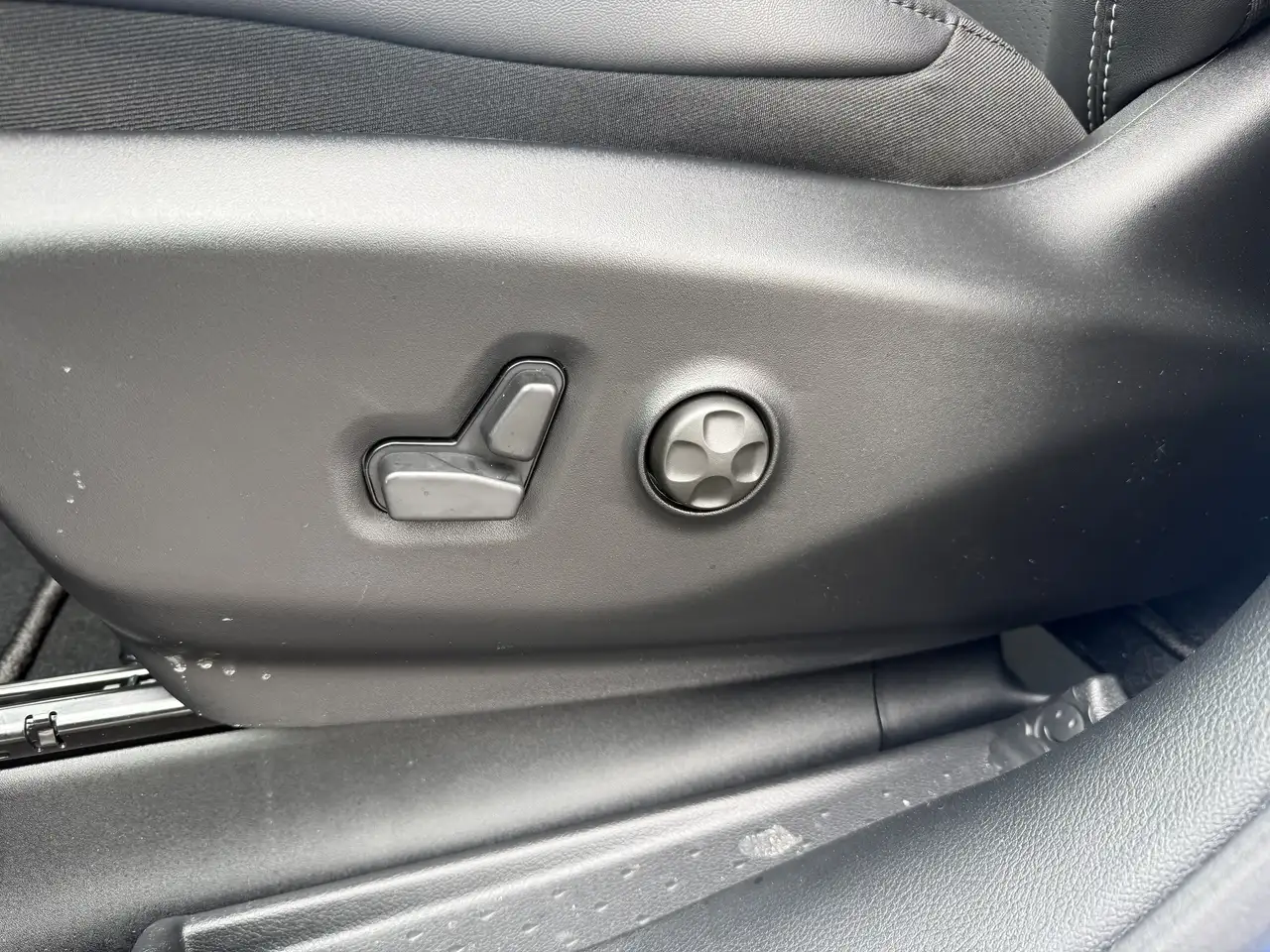 Chrysler Pacifica photo Chrysler Pacifica