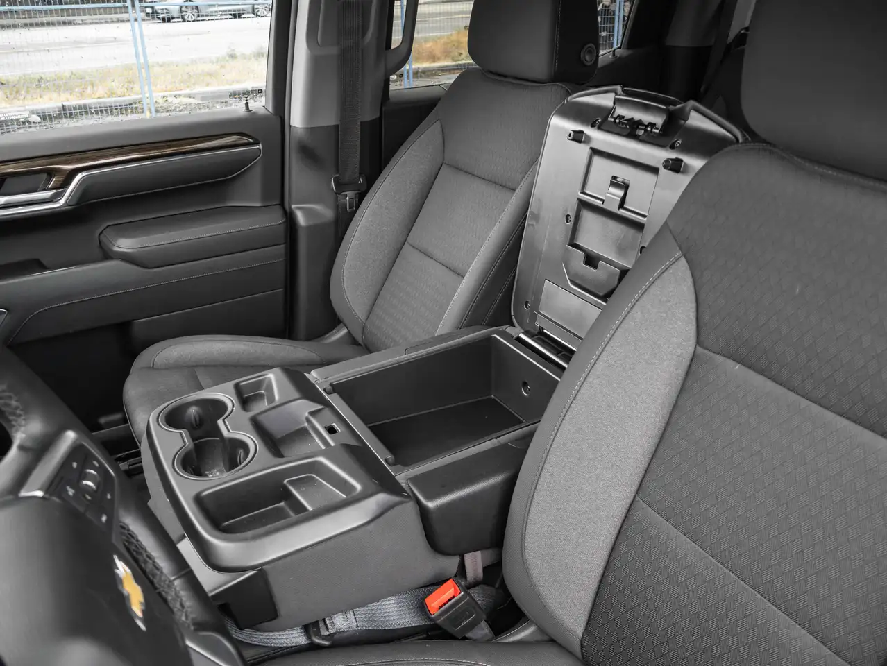 Chevrolet Silverado 1500 photo Chevrolet Silverado 1500