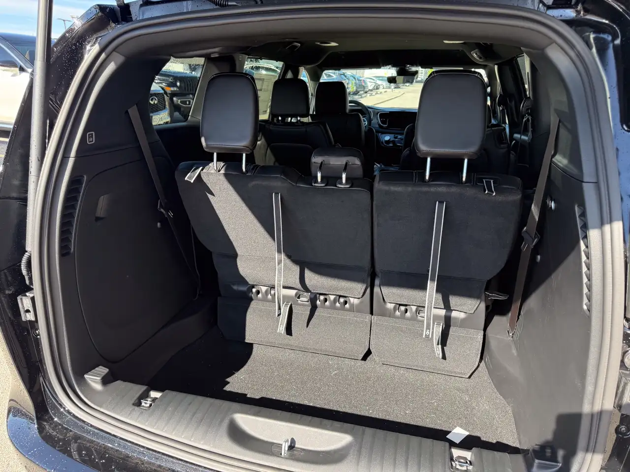 Chrysler Grand Caravan photo Chrysler Grand Caravan