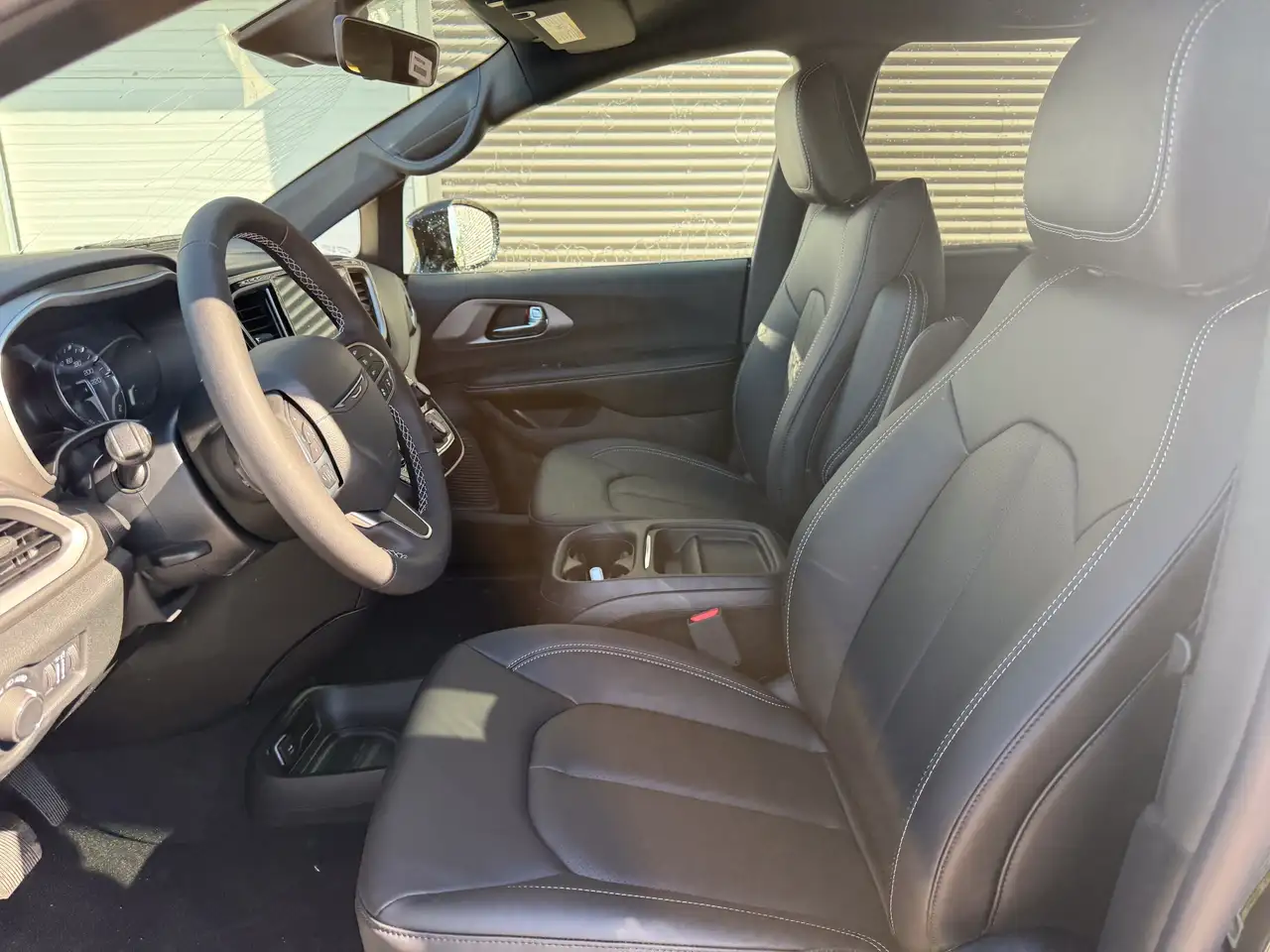 Chrysler Grand Caravan photo Chrysler Grand Caravan