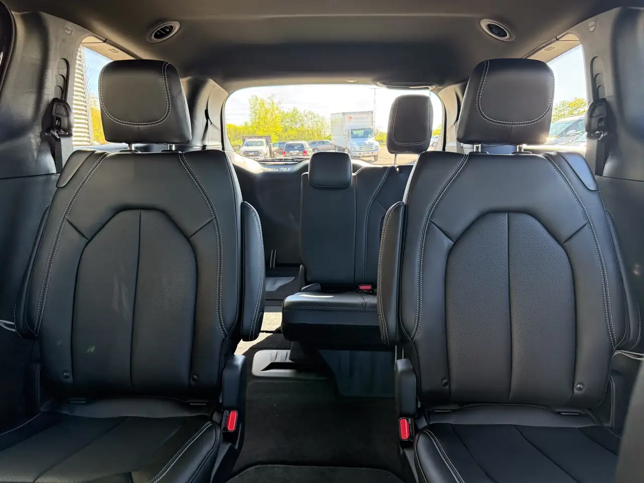 Chrysler Grand Caravan photo Chrysler Grand Caravan