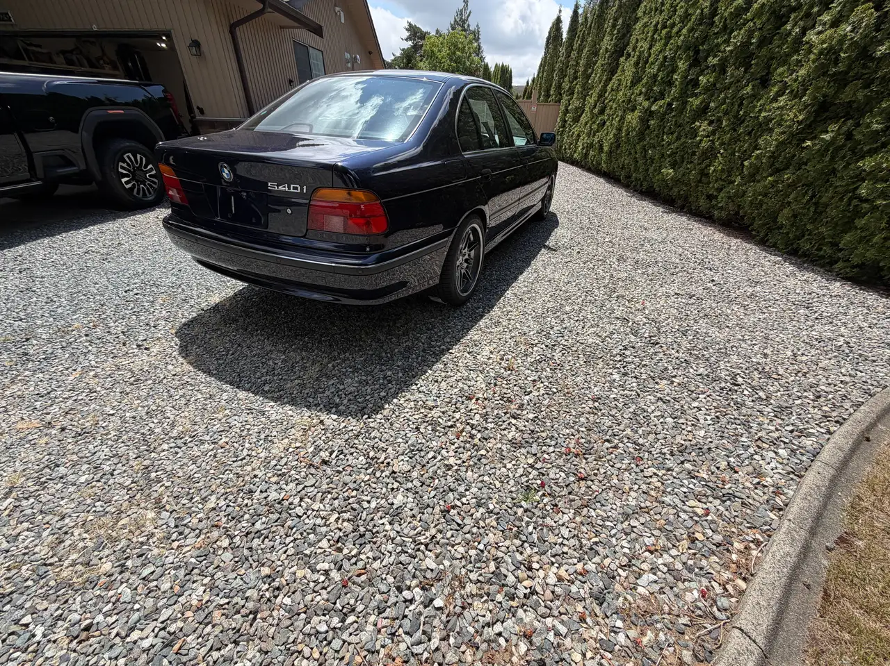 BMW 5 Series снимка BMW 5 Series