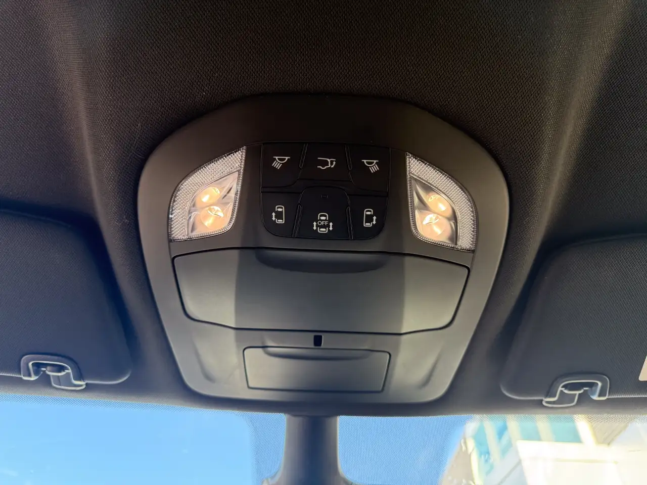 Chrysler Grand Caravan photo Chrysler Grand Caravan