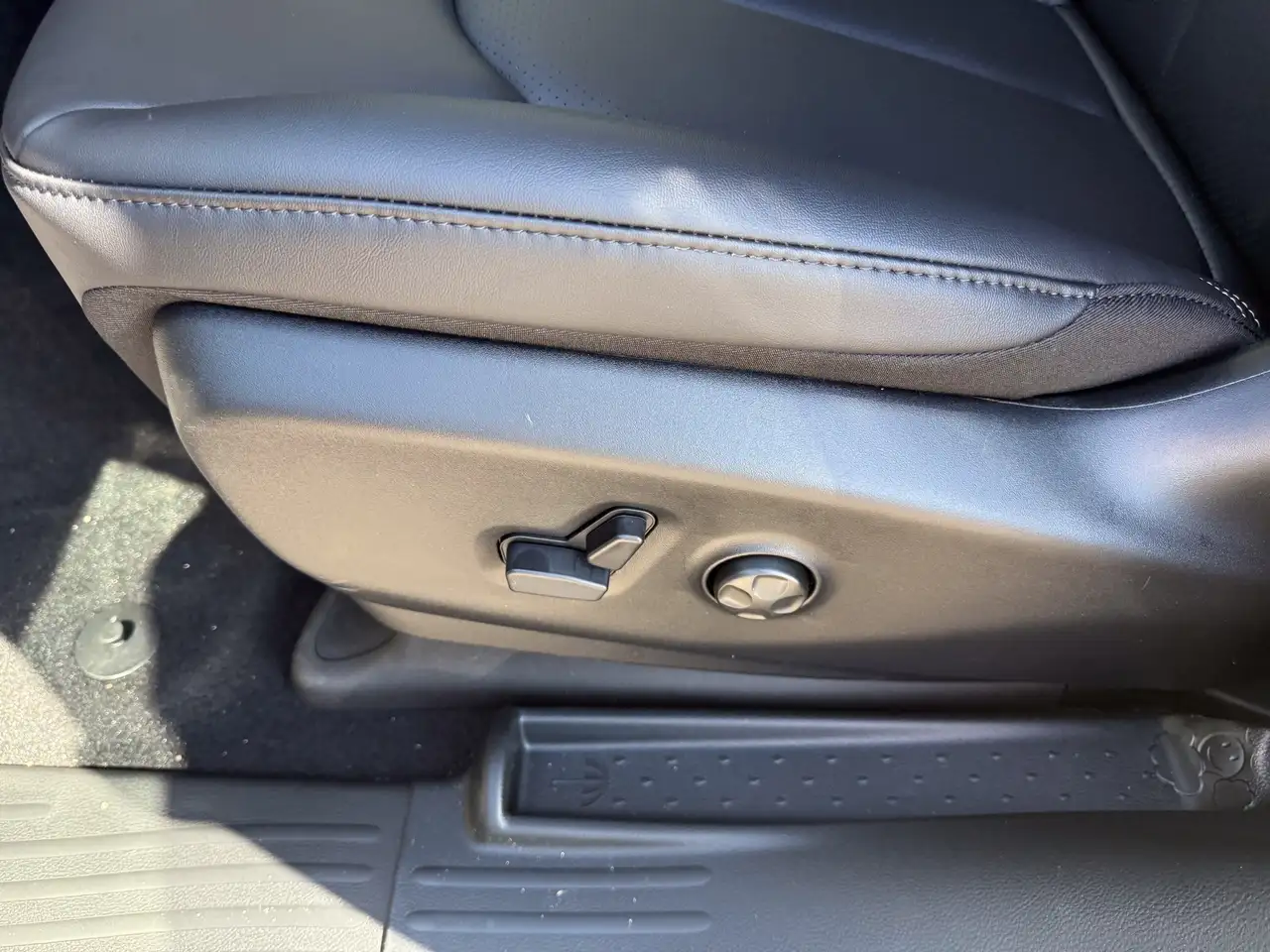 Chrysler Grand Caravan photo Chrysler Grand Caravan