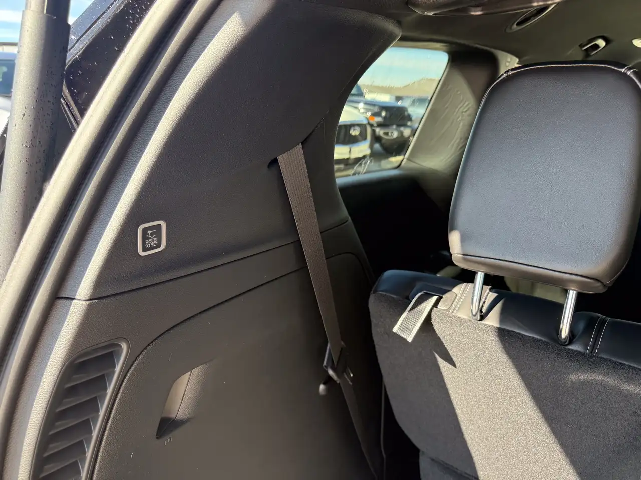 Chrysler Grand Caravan photo Chrysler Grand Caravan