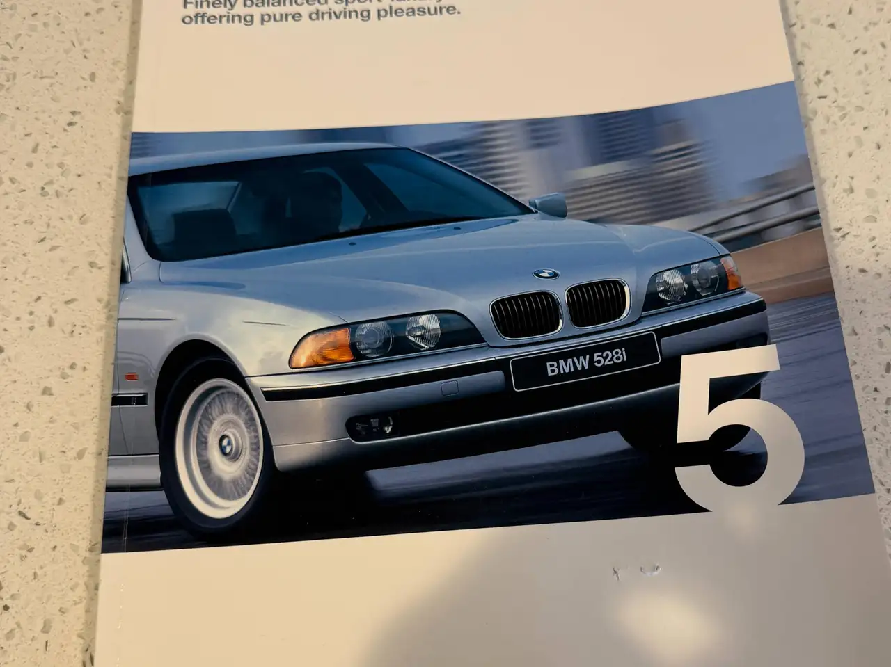 BMW 5 Series снимка BMW 5 Series