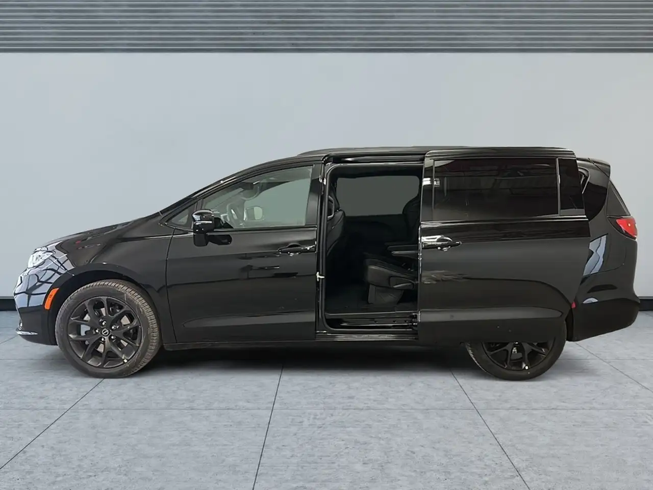 Chrysler Pacifica снимка Chrysler Pacifica
