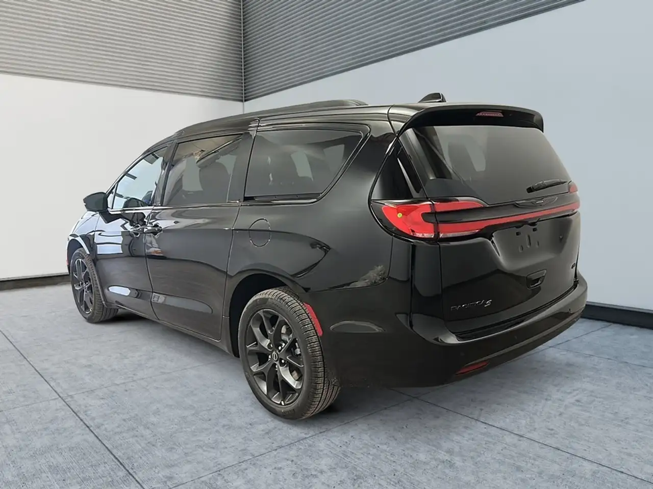 Chrysler Pacifica снимка Chrysler Pacifica