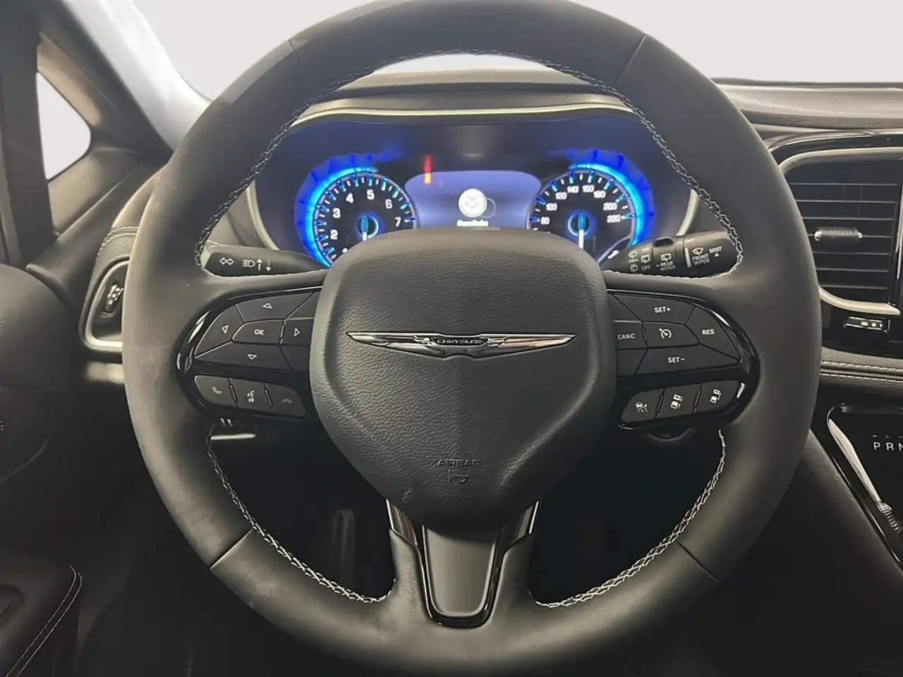 Chrysler Pacifica снимка Chrysler Pacifica