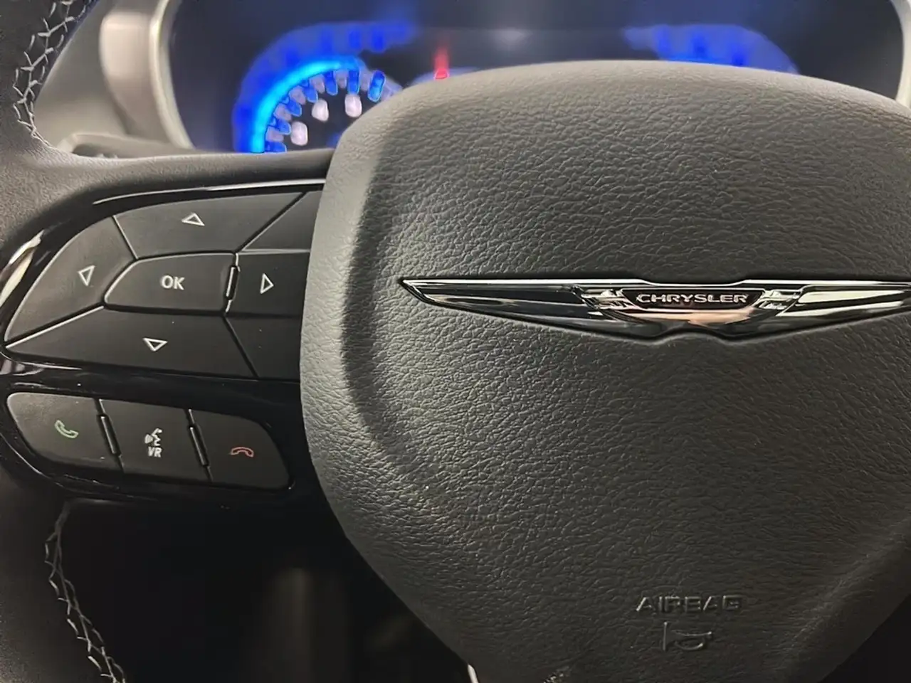 Chrysler Pacifica снимка Chrysler Pacifica