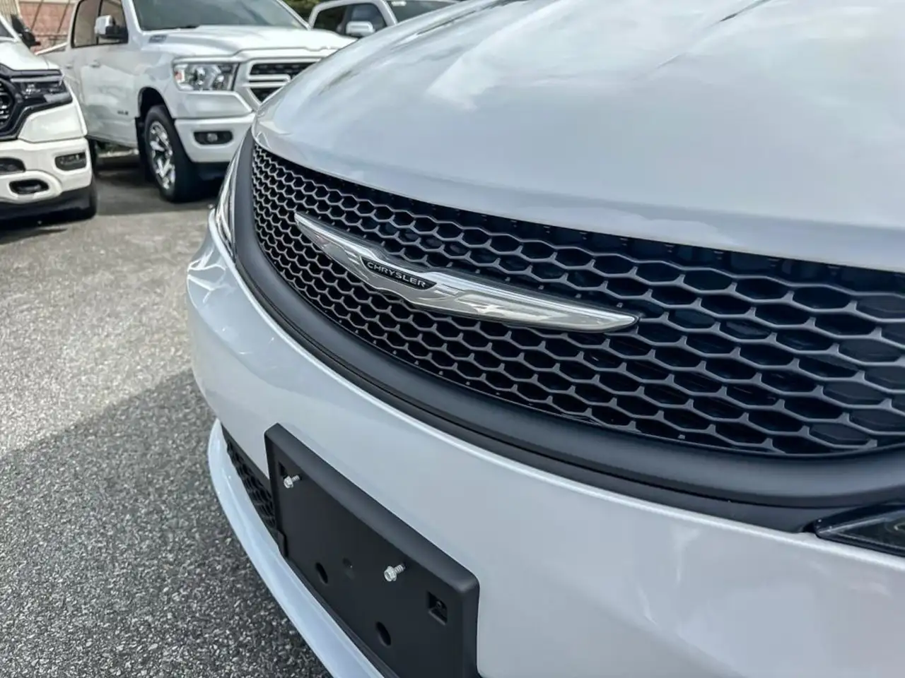 Chrysler Grand Caravan снимка Chrysler Grand Caravan