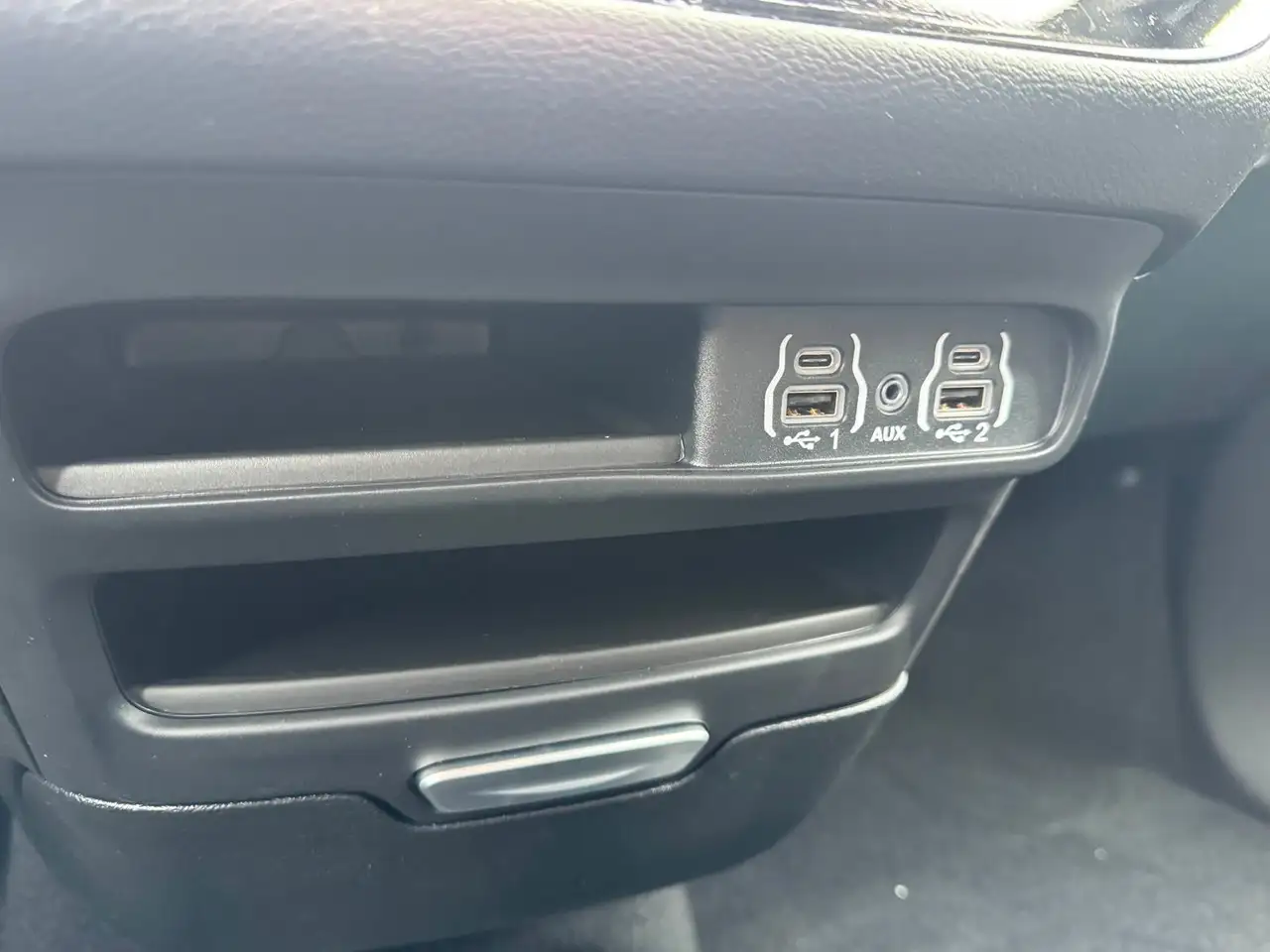 Chrysler Grand Caravan снимка Chrysler Grand Caravan