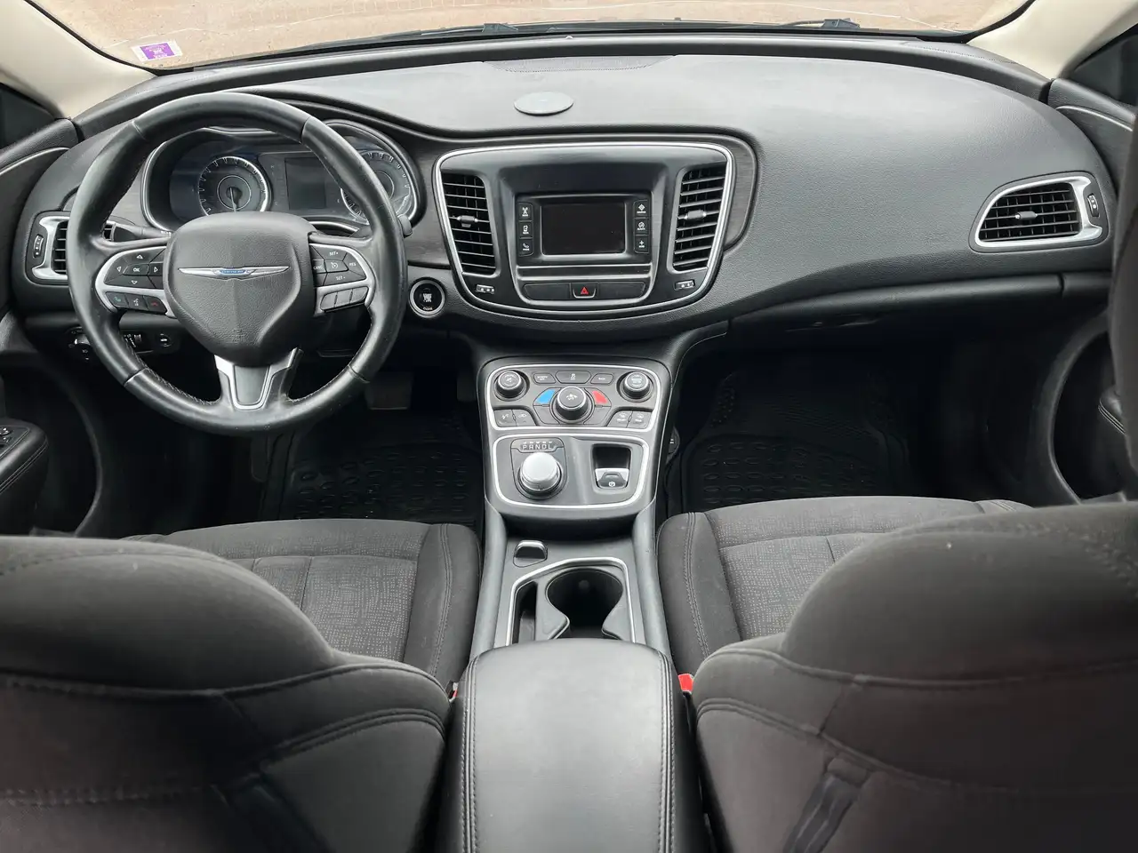 Chrysler 200 снимка Chrysler 200