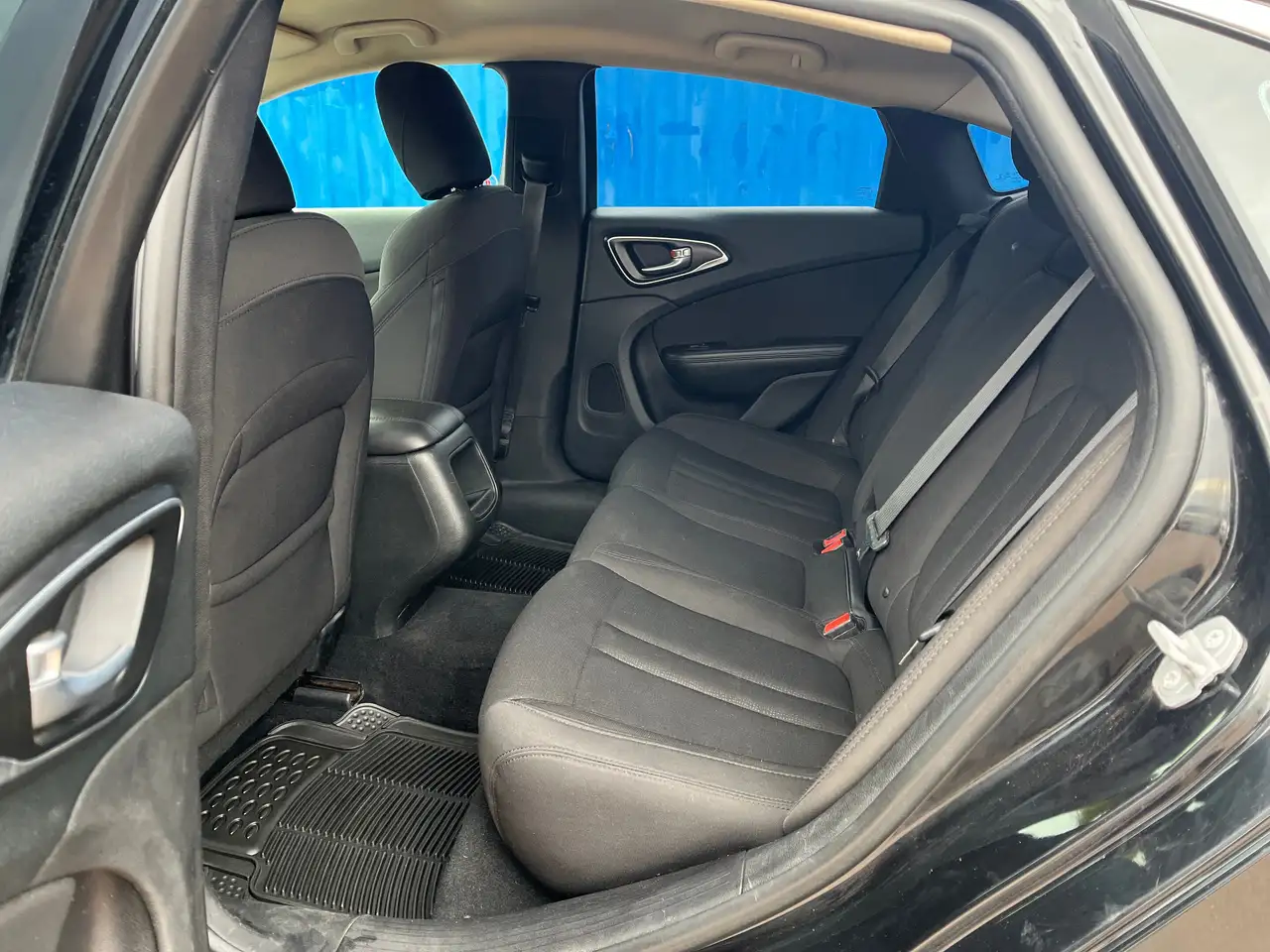 Chrysler 200 снимка Chrysler 200
