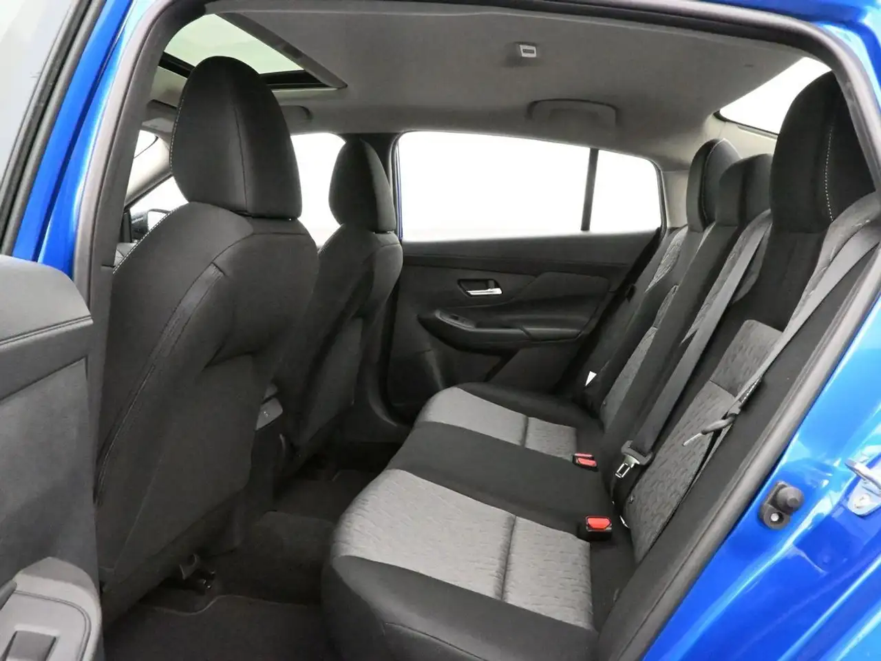 Nissan Sentra снимка Nissan Sentra