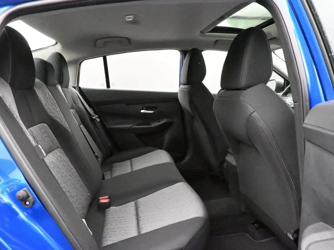 Nissan Sentra снимка Nissan Sentra