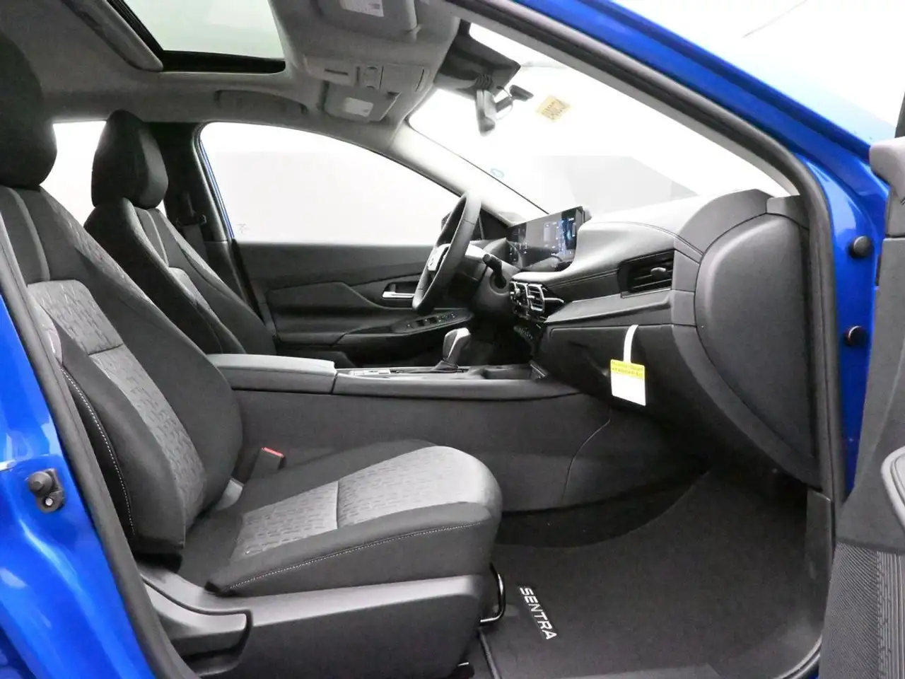 Nissan Sentra снимка Nissan Sentra