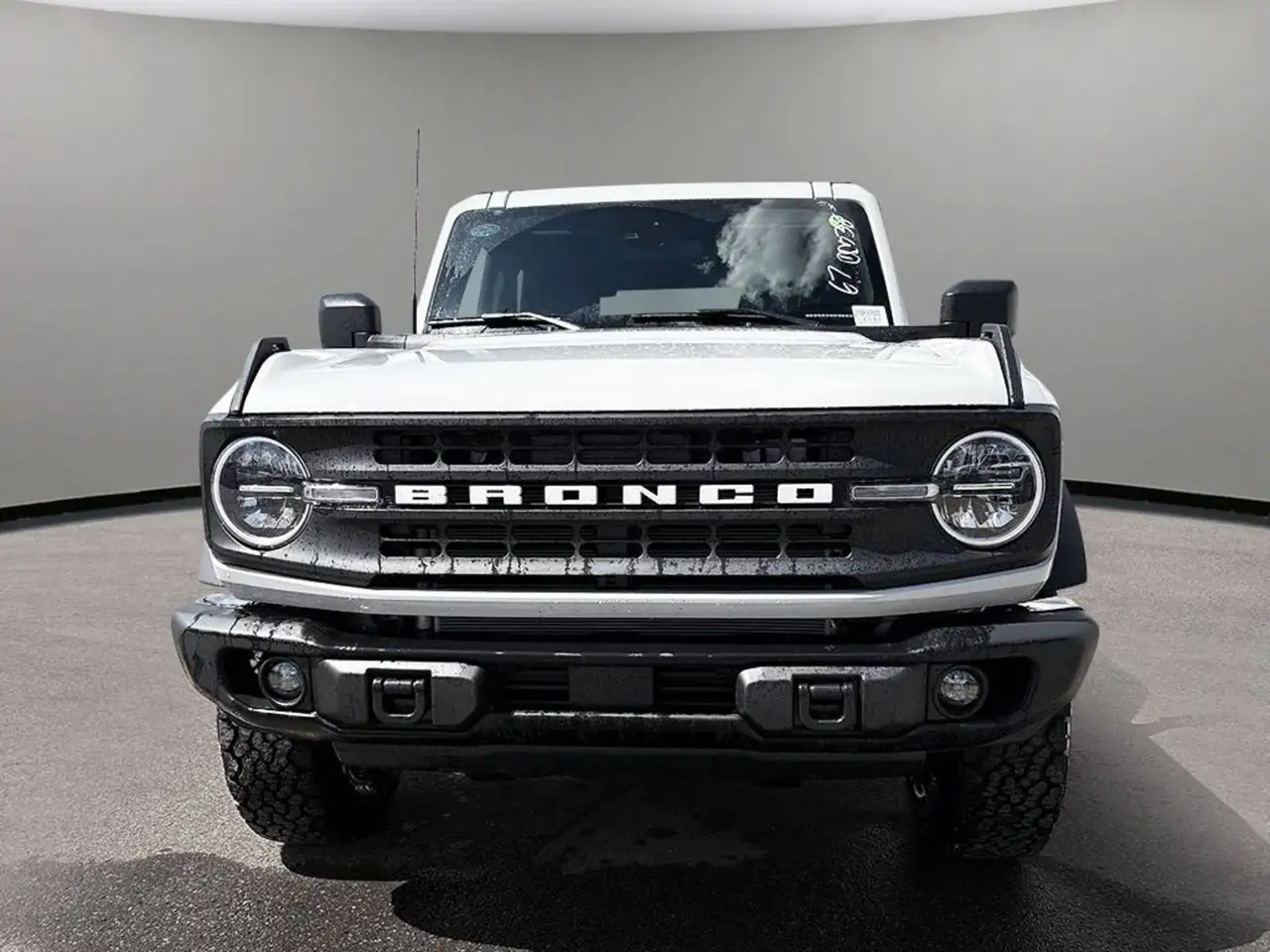 Ford Bronco photo Ford Bronco