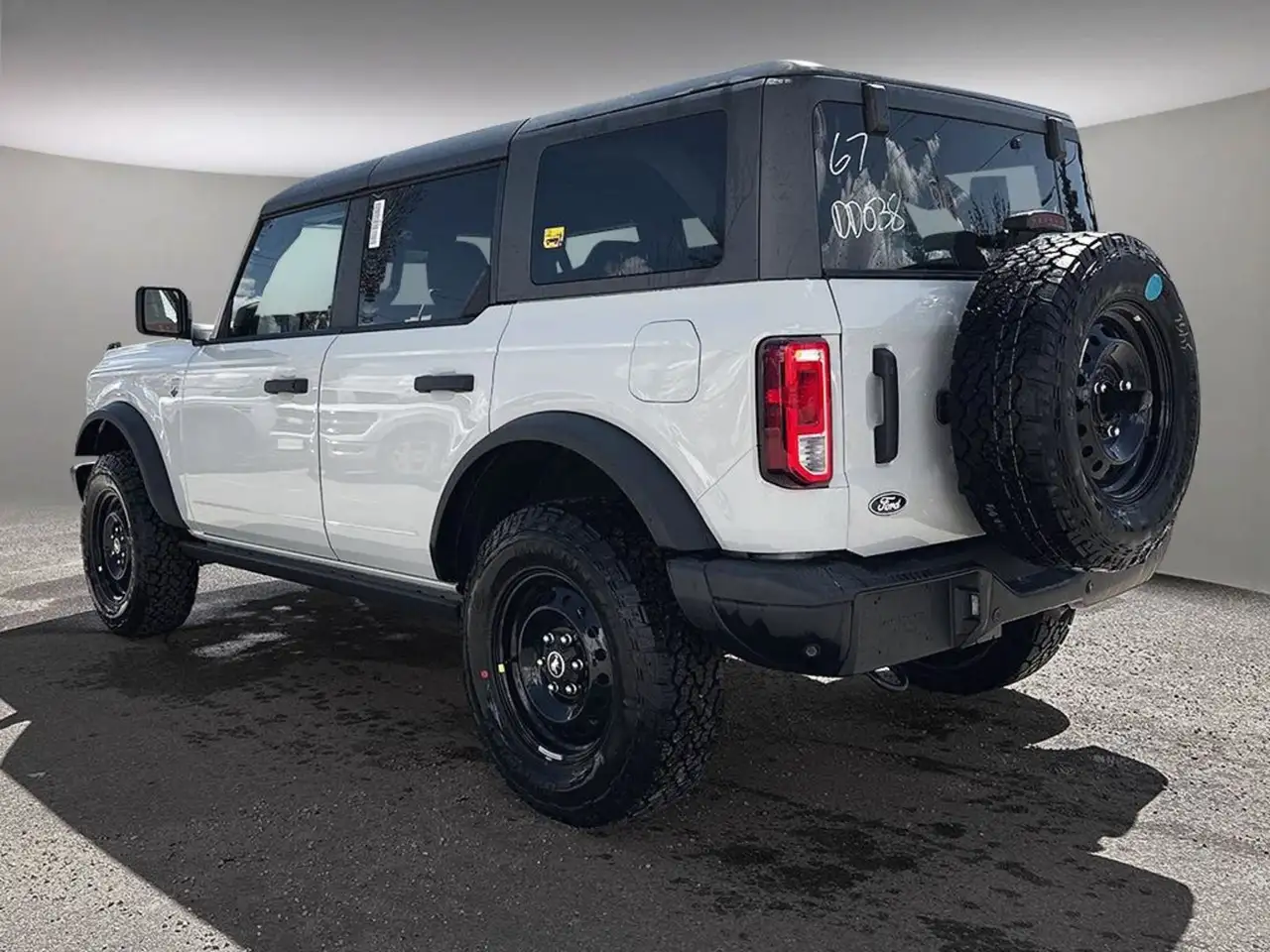 Ford Bronco photo Ford Bronco