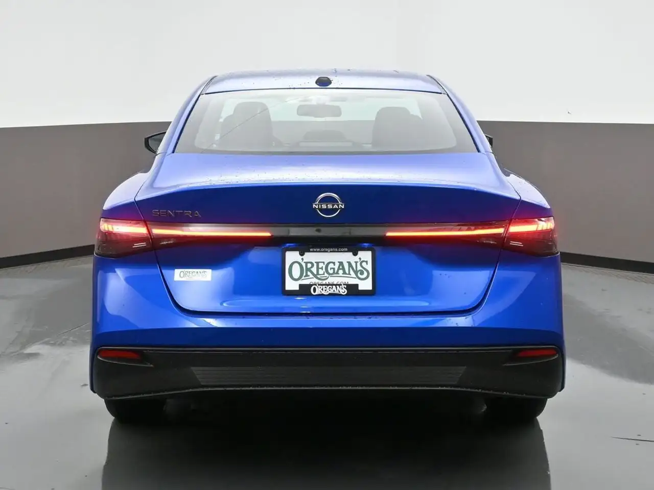 Nissan Sentra снимка Nissan Sentra