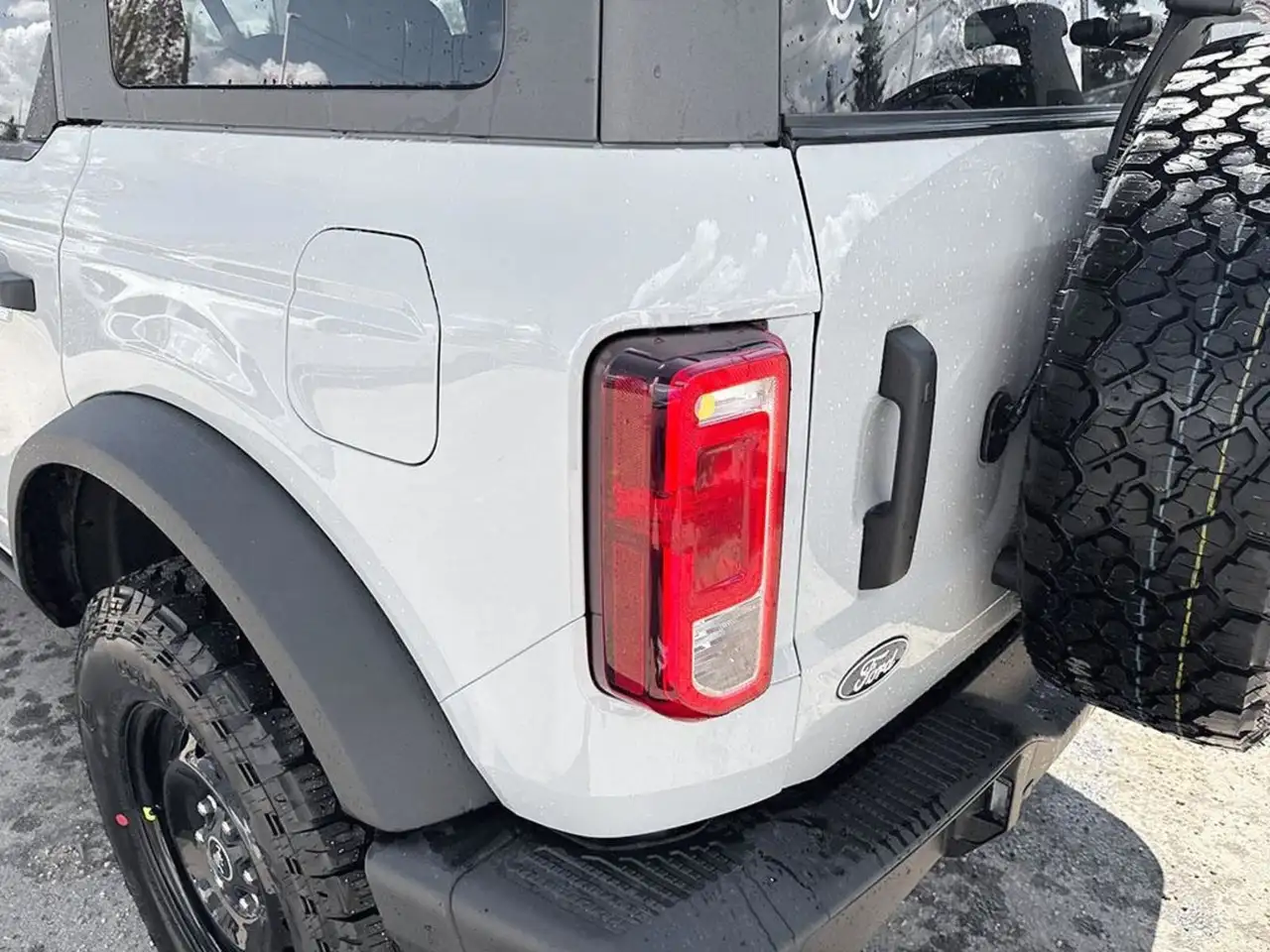 Ford Bronco photo Ford Bronco