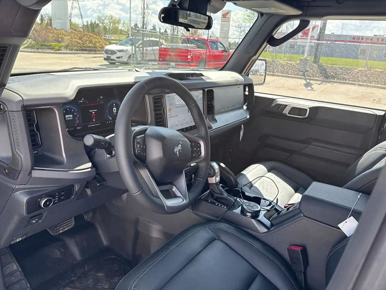 Ford Bronco photo Ford Bronco