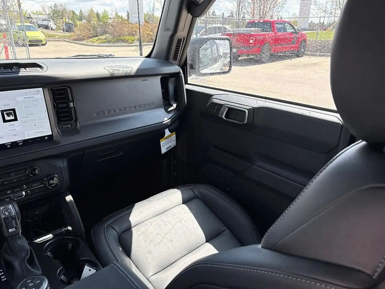 Ford Bronco photo Ford Bronco