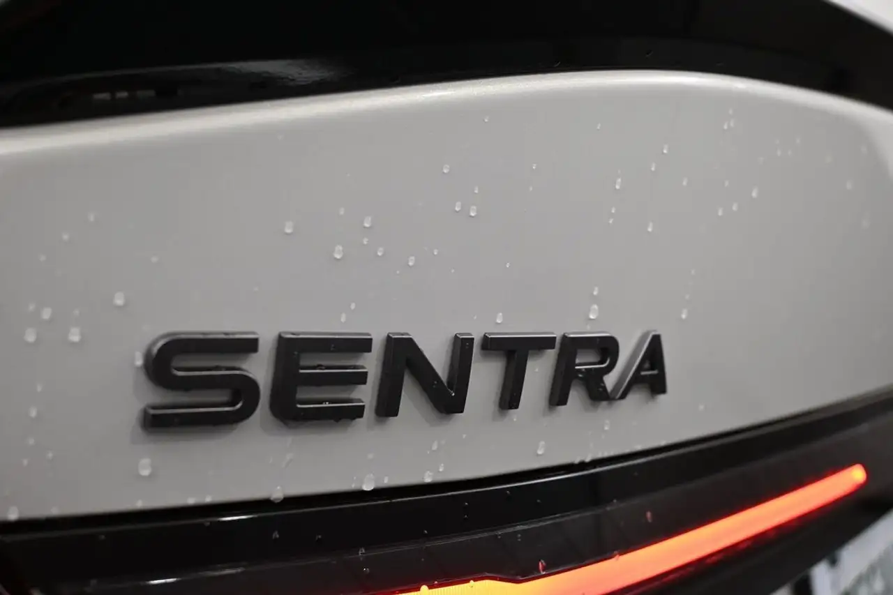 Nissan Sentra снимка Nissan Sentra