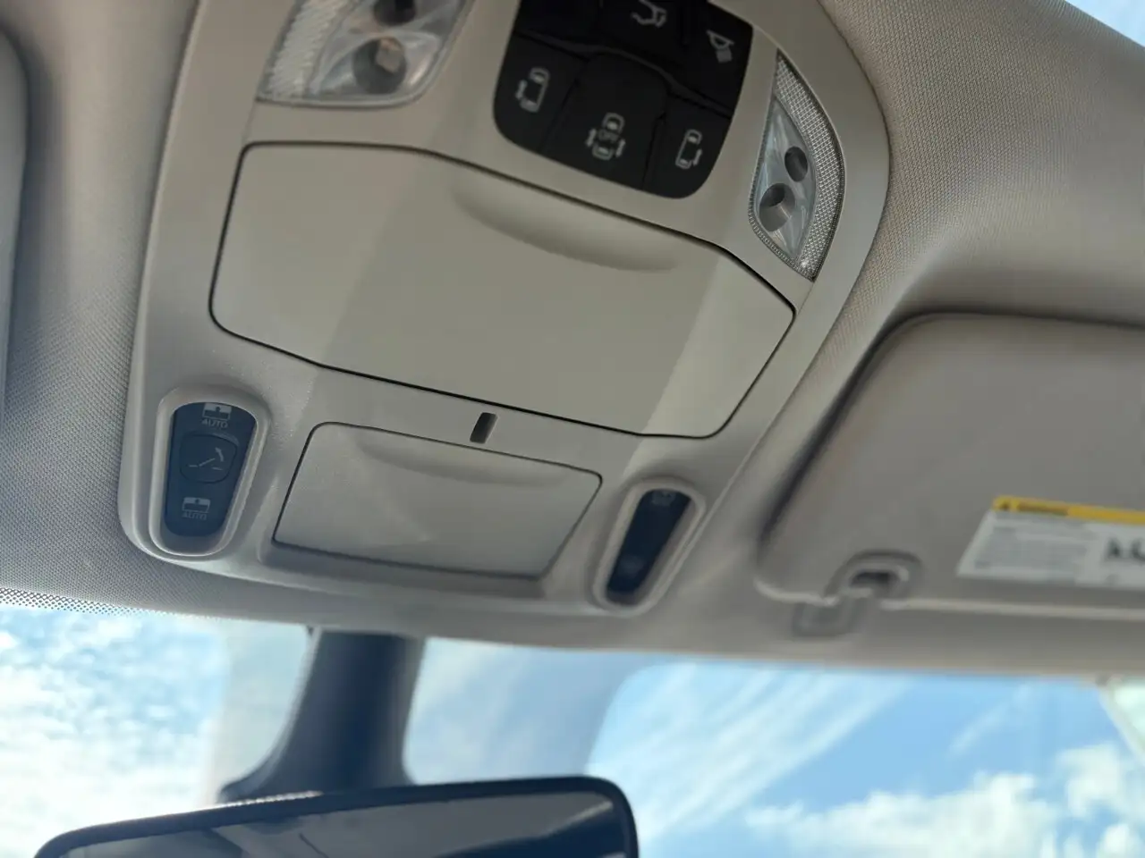 Chrysler Pacifica снимка Chrysler Pacifica