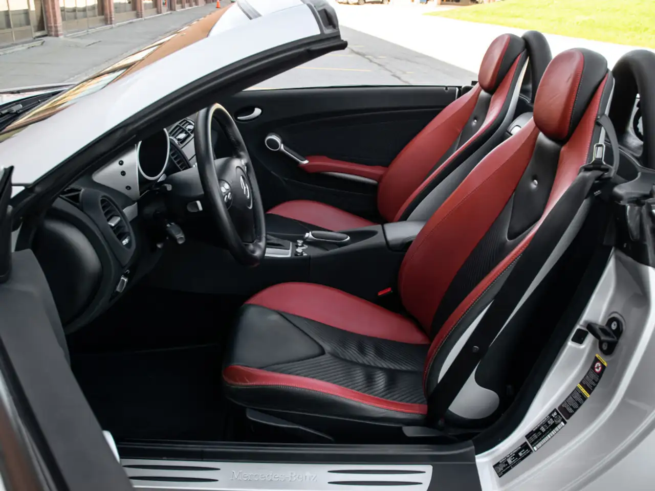 Mercedes-Benz SLK снимка Mercedes-Benz SLK