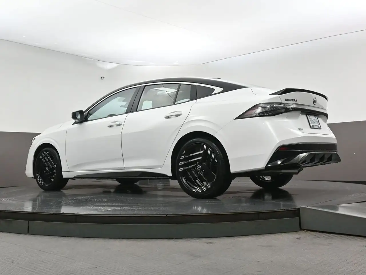 Nissan Sentra снимка Nissan Sentra