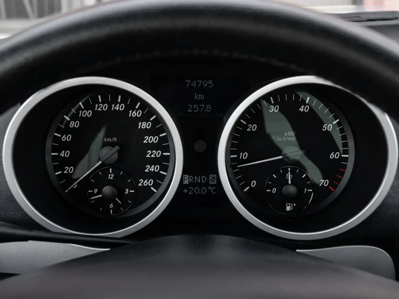 Mercedes-Benz SLK снимка Mercedes-Benz SLK
