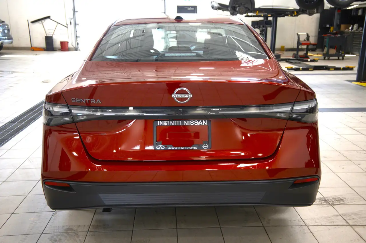 Nissan Sentra fotografie Nissan Sentra