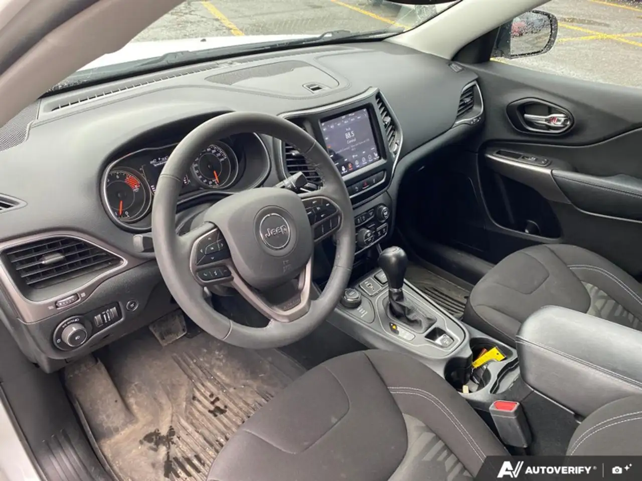 Jeep Cherokee снимка Jeep Cherokee