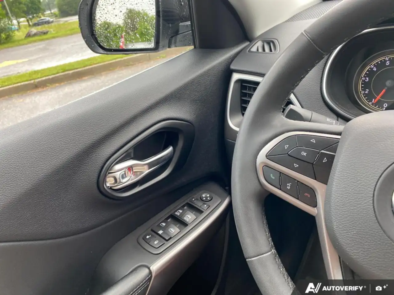 Jeep Cherokee снимка Jeep Cherokee