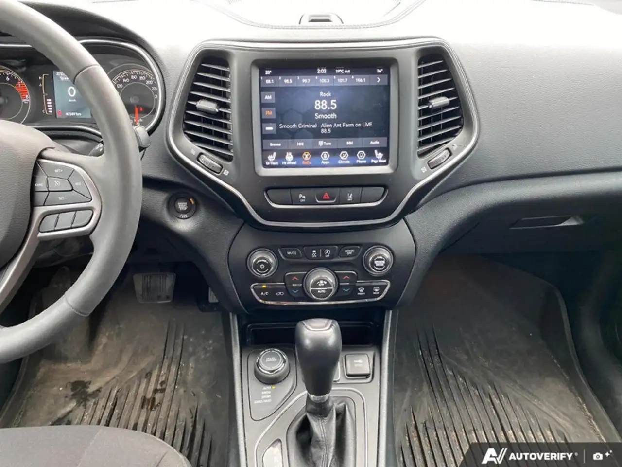 Jeep Cherokee снимка Jeep Cherokee