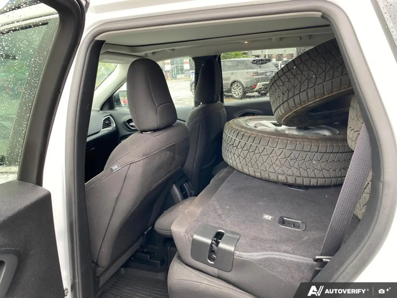 Jeep Cherokee снимка Jeep Cherokee