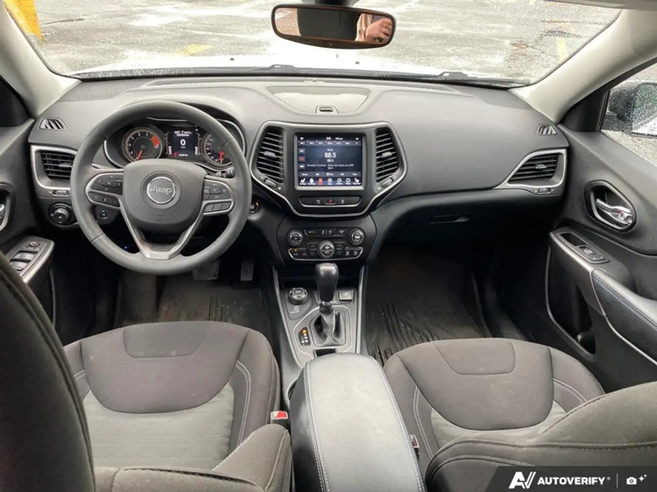 Jeep Cherokee снимка Jeep Cherokee