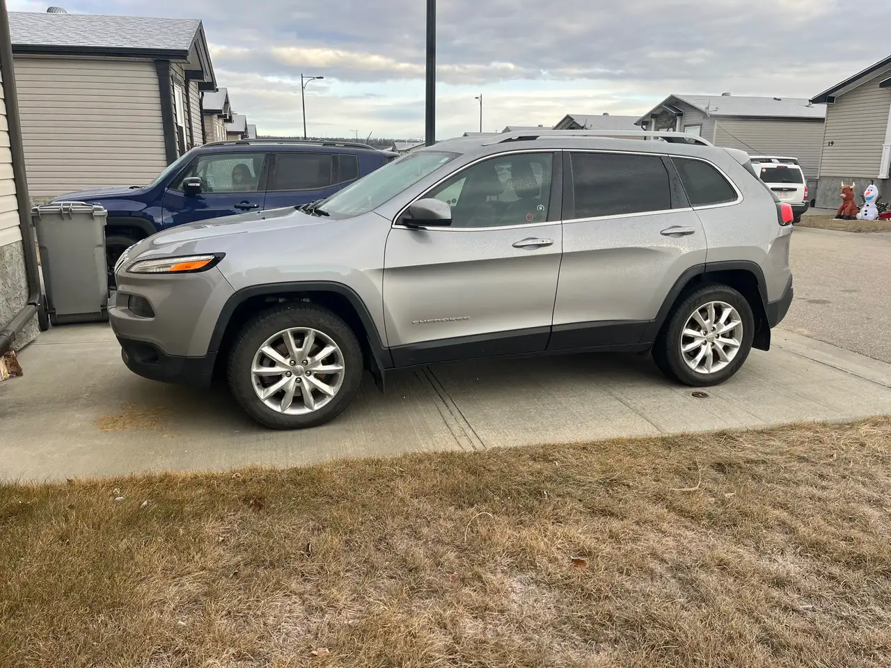 Jeep Cherokee снимка Jeep Cherokee