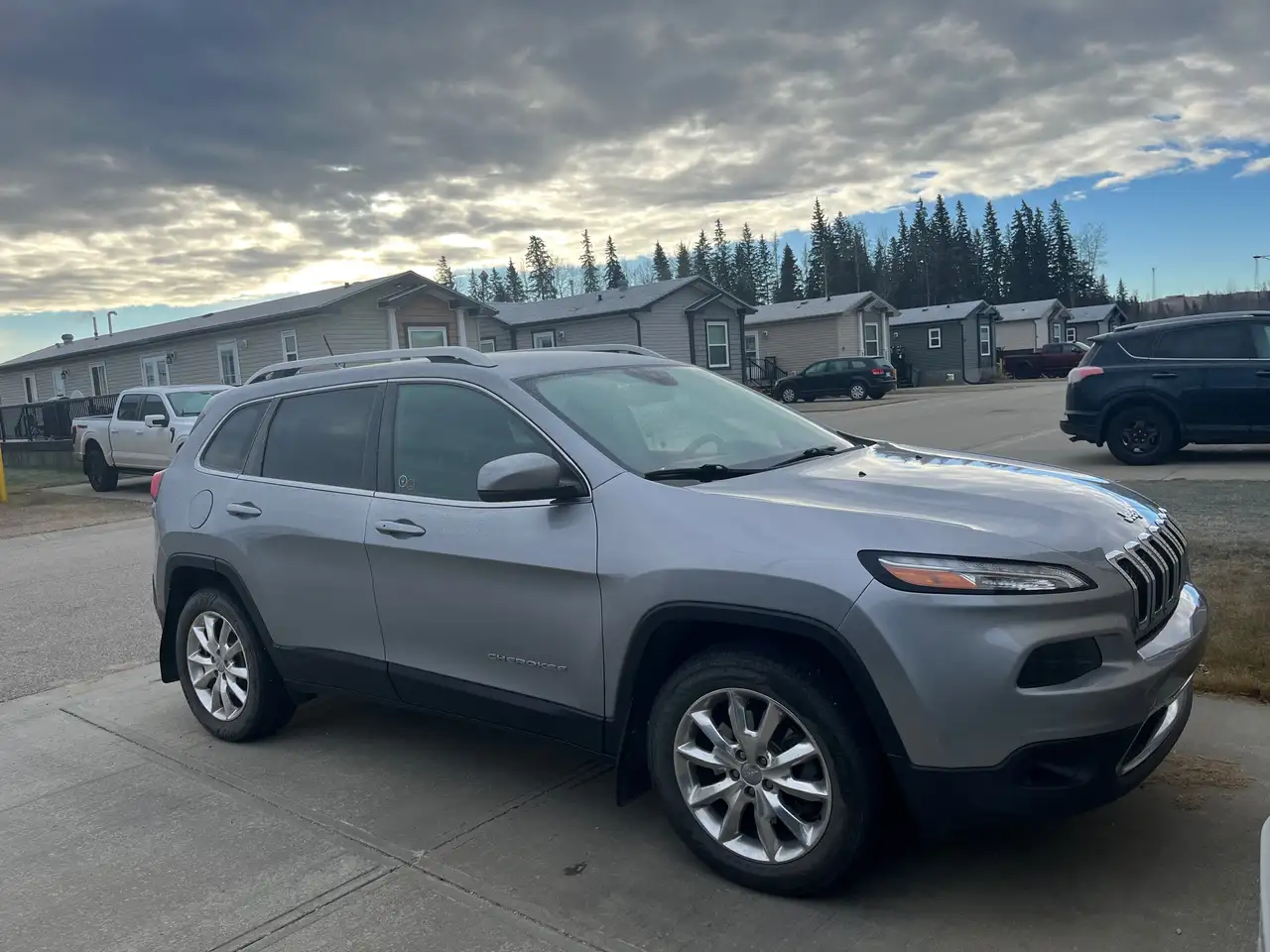 Jeep Cherokee снимка Jeep Cherokee