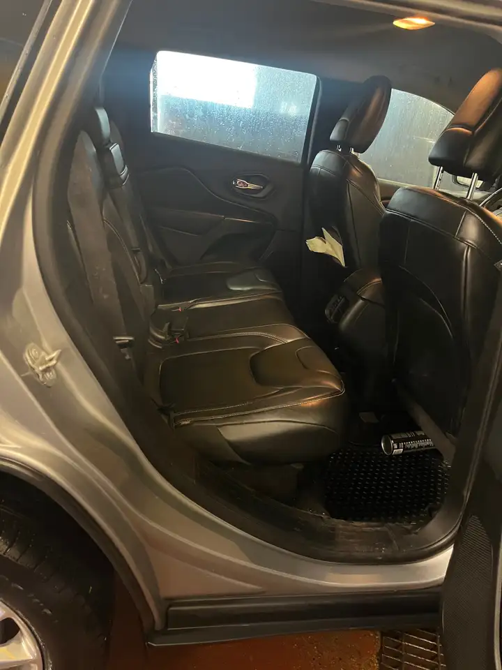 Jeep Cherokee снимка Jeep Cherokee