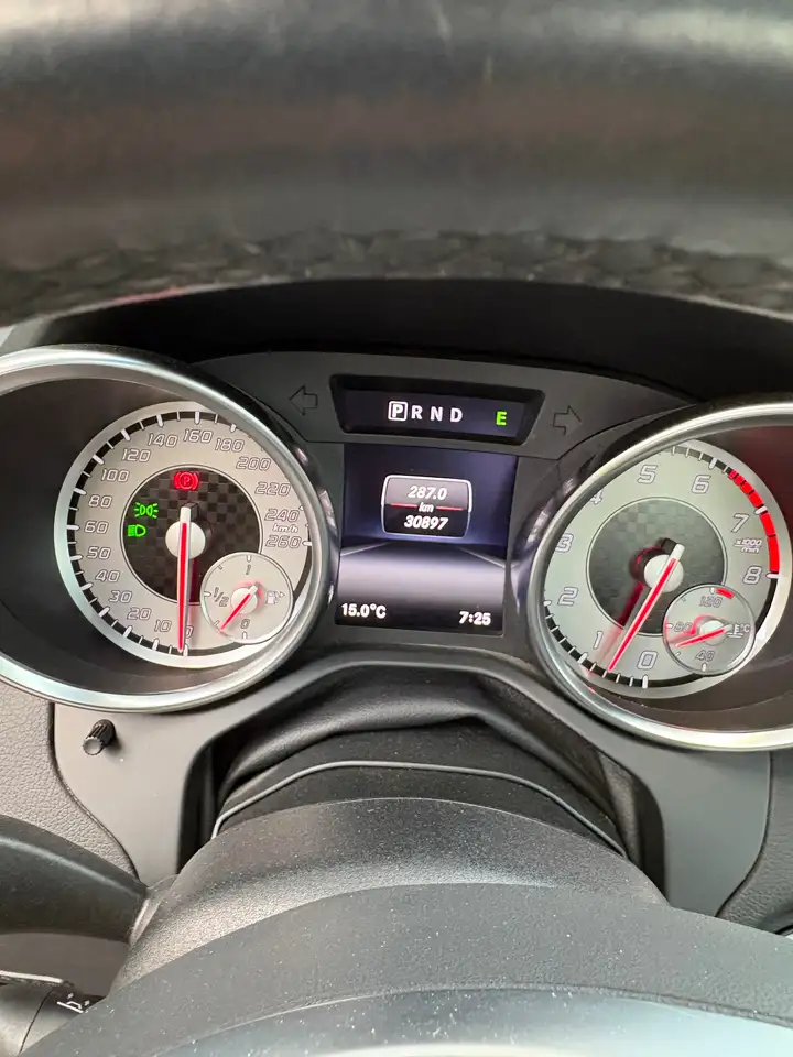 Mercedes-Benz SLK снимка Mercedes-Benz SLK