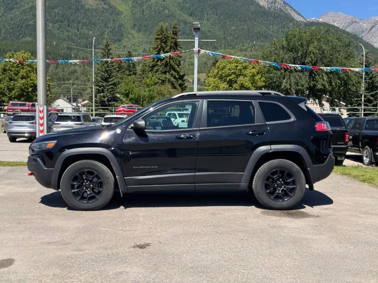 Jeep Cherokee photo Jeep Cherokee