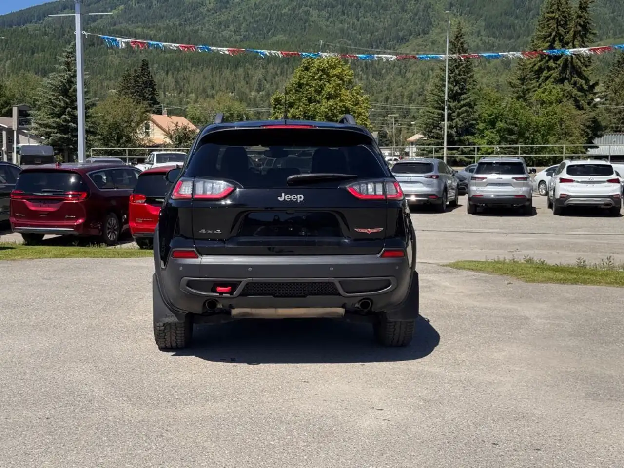 Jeep Cherokee photo Jeep Cherokee