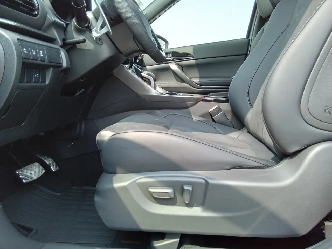 Mitsubishi Eclipse Cross photo Mitsubishi Eclipse Cross