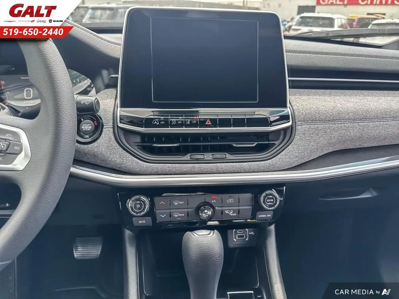 Jeep Compass photo Jeep Compass