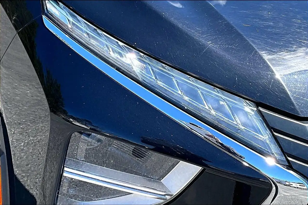 Mitsubishi Eclipse Cross снимка Mitsubishi Eclipse Cross