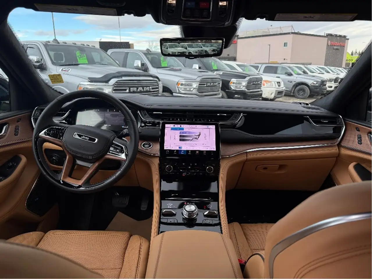 Jeep Grand Cherokee снимка Jeep Grand Cherokee